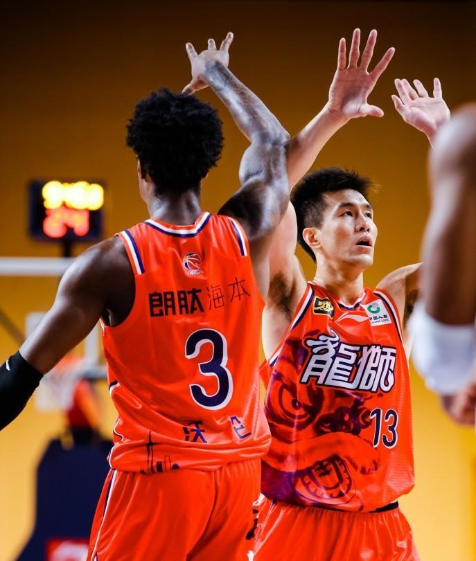 米乐官网m6-华塞爆发，帮助球队取得胜利